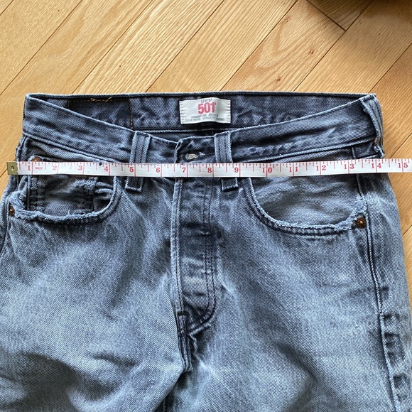Levi’s 501 Grey wash Jeans - Picture 8 of 9